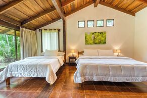 Hacienda La Pacífica Eco-Lodge