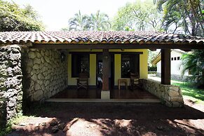 Hacienda La Pacífica Eco-Lodge