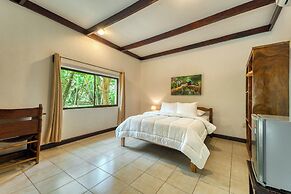 Hacienda La Pacífica Eco-Lodge