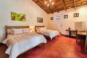 Hacienda La Pacífica Eco-Lodge