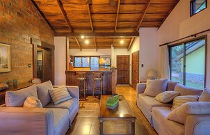 Hacienda La Pacífica Eco-Lodge