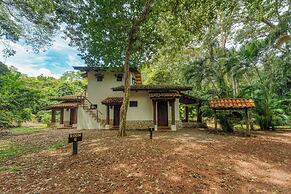 Hacienda La Pacífica Eco-Lodge