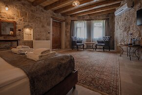 Aydinli Cave House
