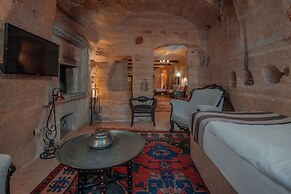 Aydinli Cave House