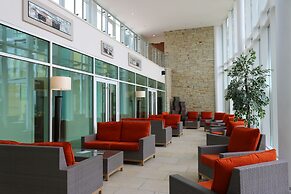 Hodson Bay Hotel