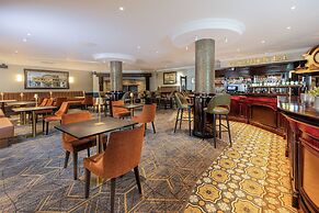 Hodson Bay Hotel