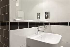 Days Inn by Wyndham Corley NEC M6