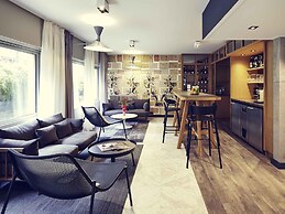 Relais de Lyon by Malone