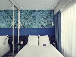 Relais de Lyon by Malone