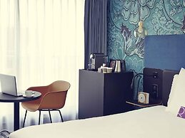 Relais de Lyon by Malone