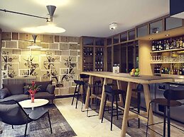 Relais de Lyon by Malone
