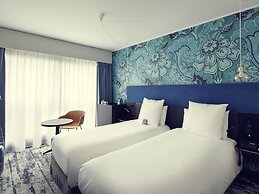 Relais de Lyon by Malone