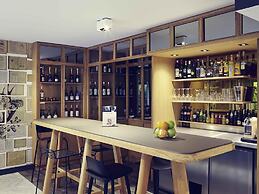 Relais de Lyon by Malone