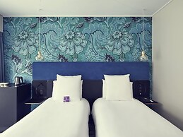 Relais de Lyon by Malone