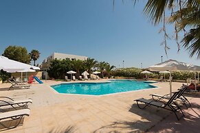 Leonidas Hotel and Studios