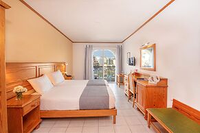 Gillieru Harbour Hotel