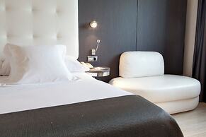 Hotel Maydrit Airport