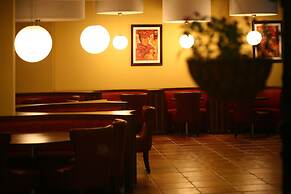 Goldcity Hotel