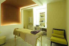 Goldcity Hotel