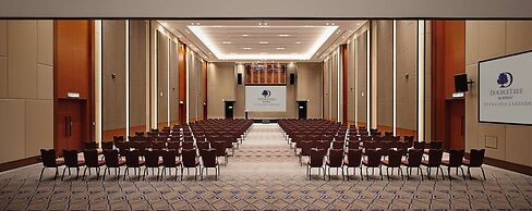 DoubleTree by Hilton Putrajaya Lakeside