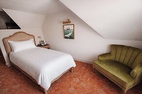 The Royal Hotel