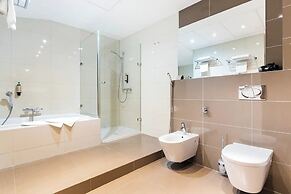 Roset Hotel & Residence