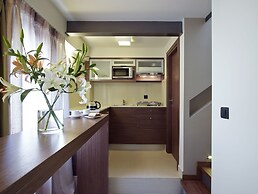 Elotis Suites