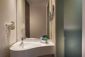 Elotis Suites