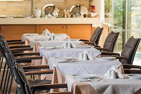 Elotis Suites