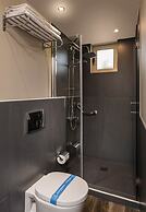 Elotis Suites