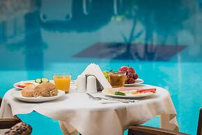 Elotis Suites