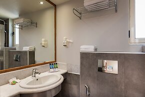 Elotis Suites