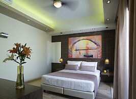 Elotis Suites
