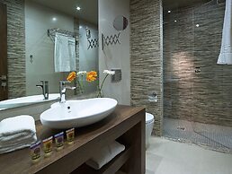 Elotis Suites