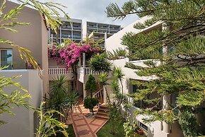 Elotis Suites