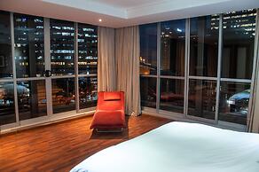 Circa On The Square Hotel