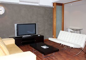 Circa On The Square Hotel
