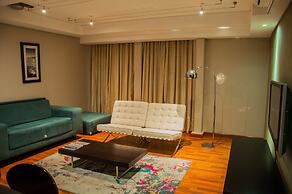 Circa On The Square Hotel