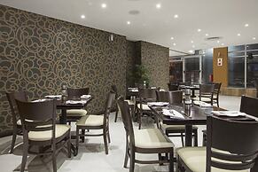 Circa On The Square Hotel