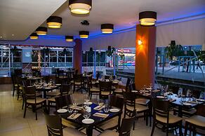 Circa On The Square Hotel