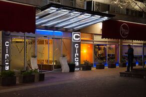 Circa On The Square Hotel