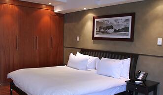 Circa On The Square Hotel