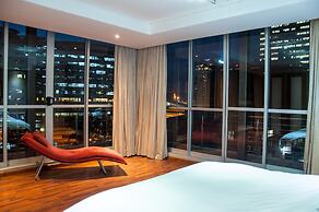 Circa On The Square Hotel