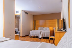 Hotel Serrano