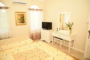 Retreat Guesthouse Luxury Suites
