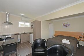 Trentham Motel