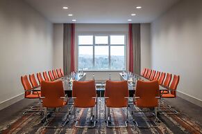 Clayton Hotel Dublin Airport