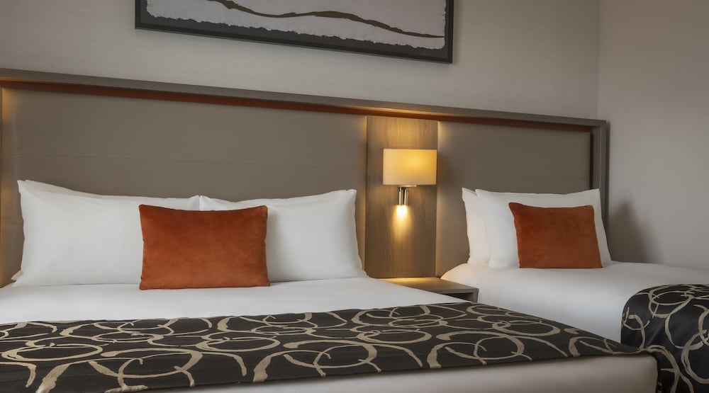 Clayton Hotel Dublin Airport
