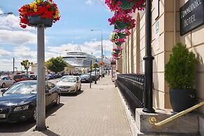 Commodore Hotel