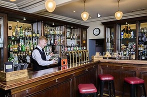 Commodore Hotel